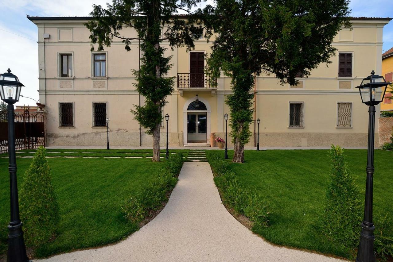 Bed and Breakfast Antica Dimora Ostiglia Exterior foto