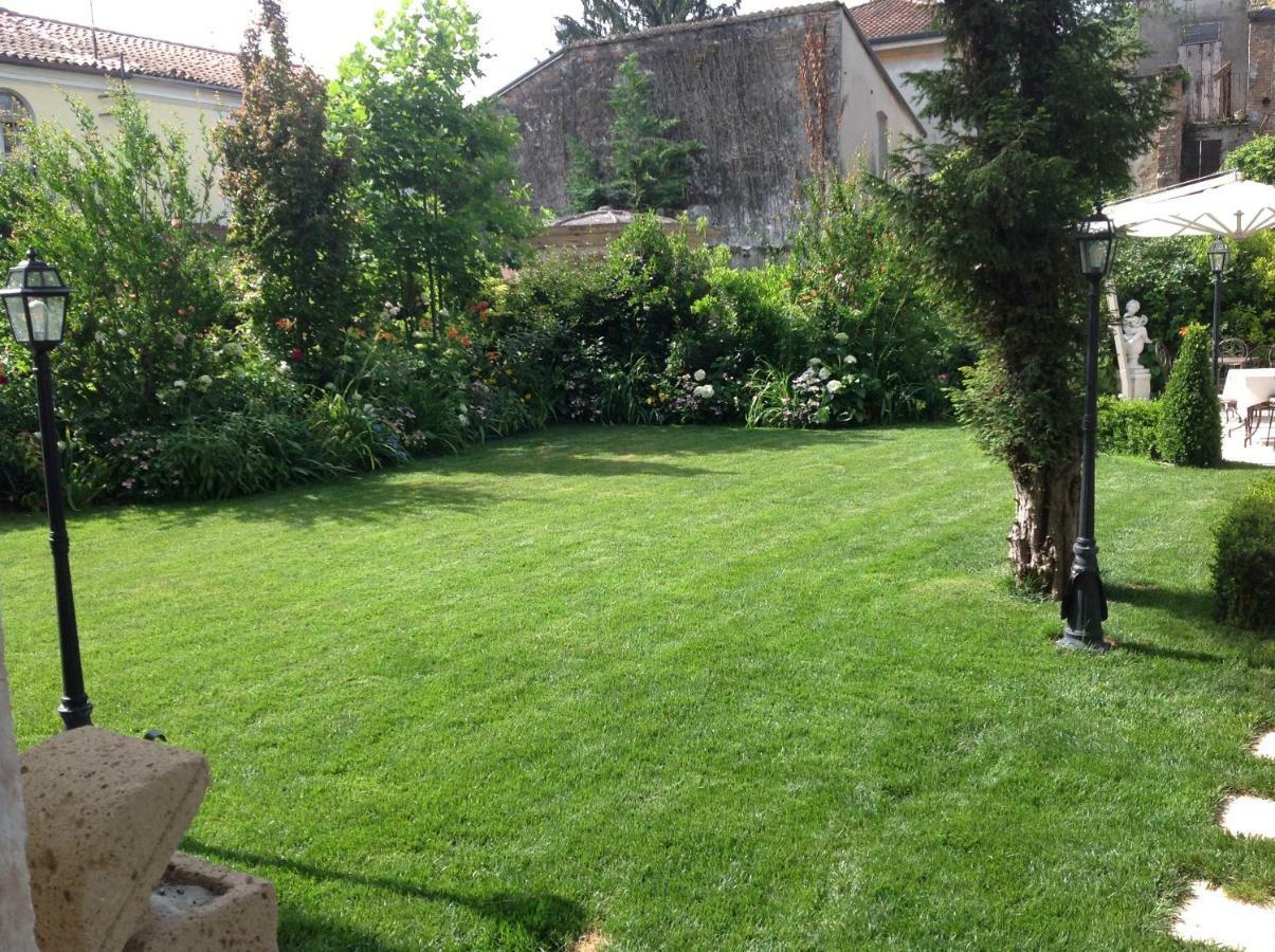Bed and Breakfast Antica Dimora Ostiglia Exterior foto